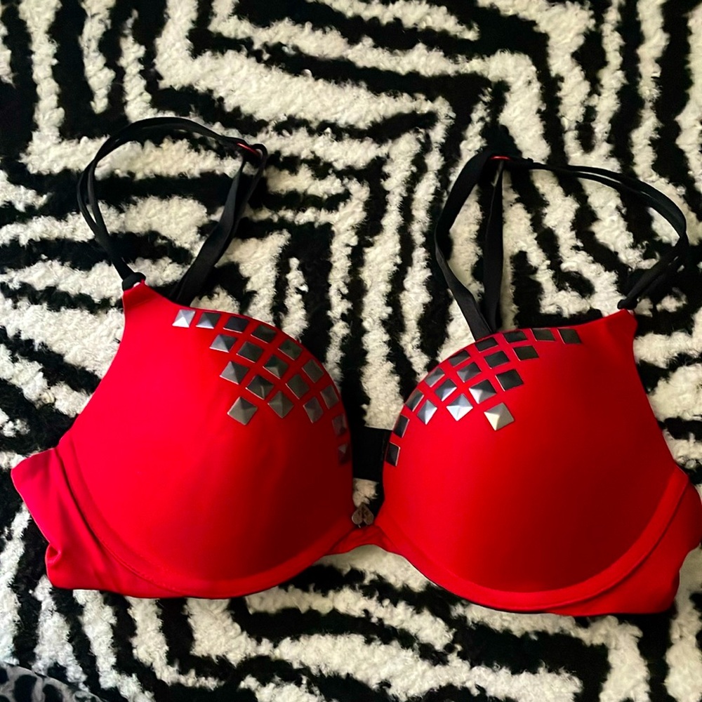 Blackheart Red Studded Bra. 36B. Punk. Emo. Y2K. Goth. Glam.